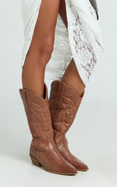 Billini - Ottilie Boots in Tan