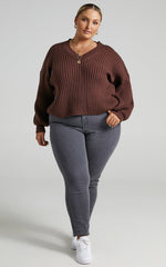 Kartia Jumper - V Neck Jumper in Chocolate