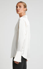 Hayien Shirt - Long Sleeve Plunge Shirt in Champagne