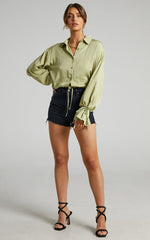 Wanda Shirt - Button Up Shirt in Green